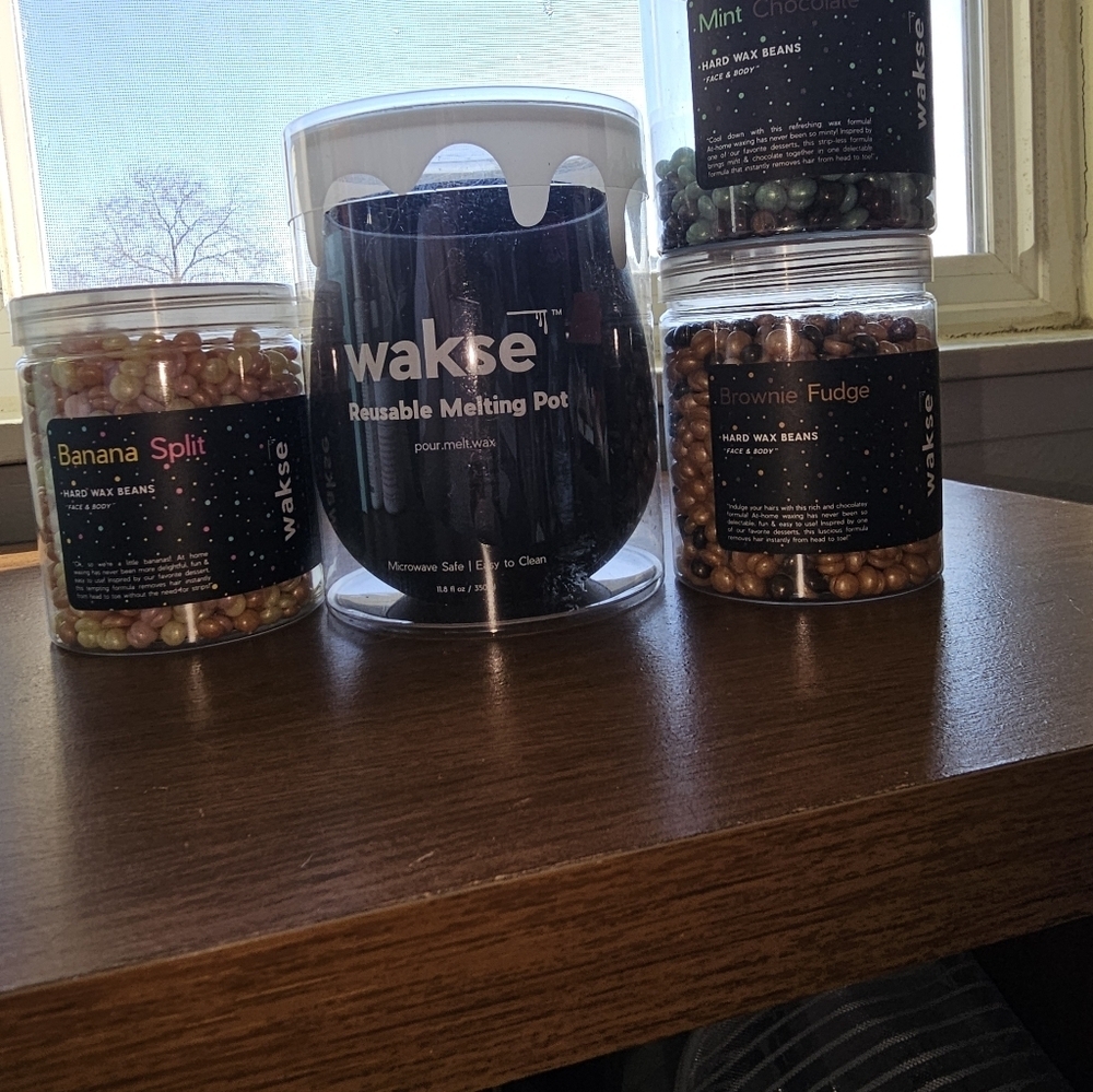 Wakse Black Reusable Microwaveable Melting Pot & 3 Scented Jars Of Hard Wax Bead - Picture 5 of 9